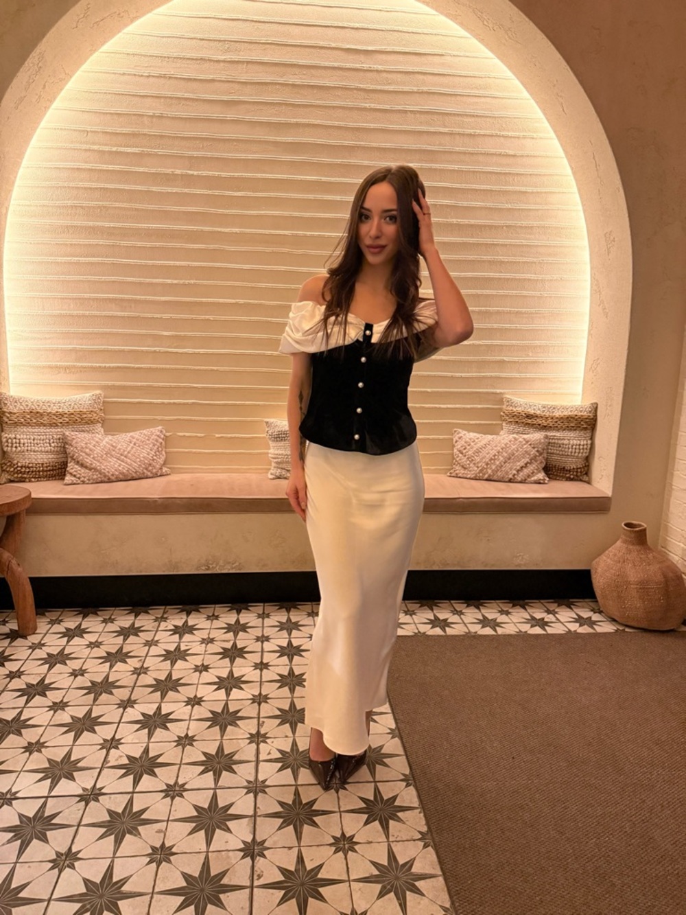 Beautiful set White House Black Market Black & Cream Two-Tone Satin Maxi Skirt